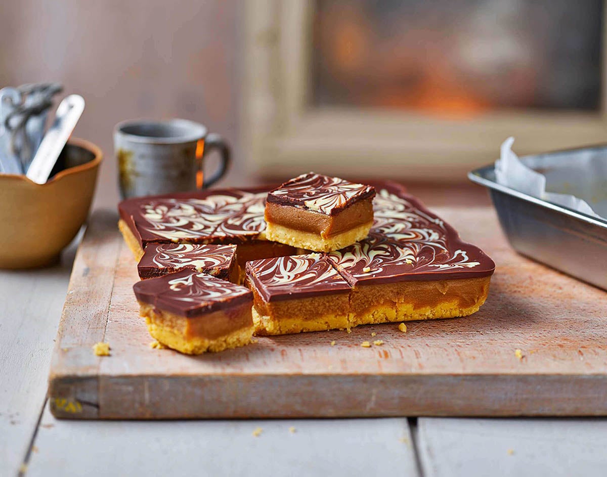 Millionaire's shortbread with condensed milk