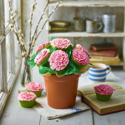 Carnation Bouquet Cupcakes