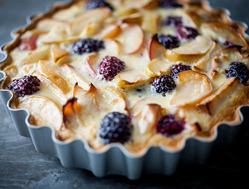 blackberry and apple tart