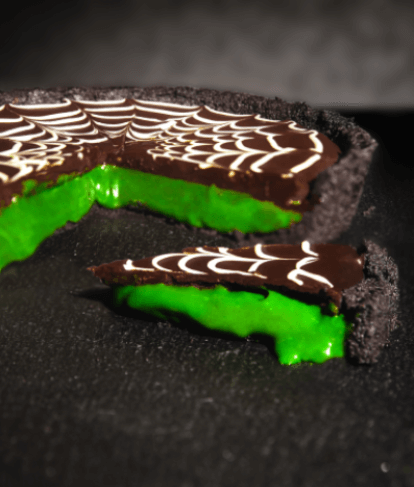Halloween green slime caramel chocolate tart