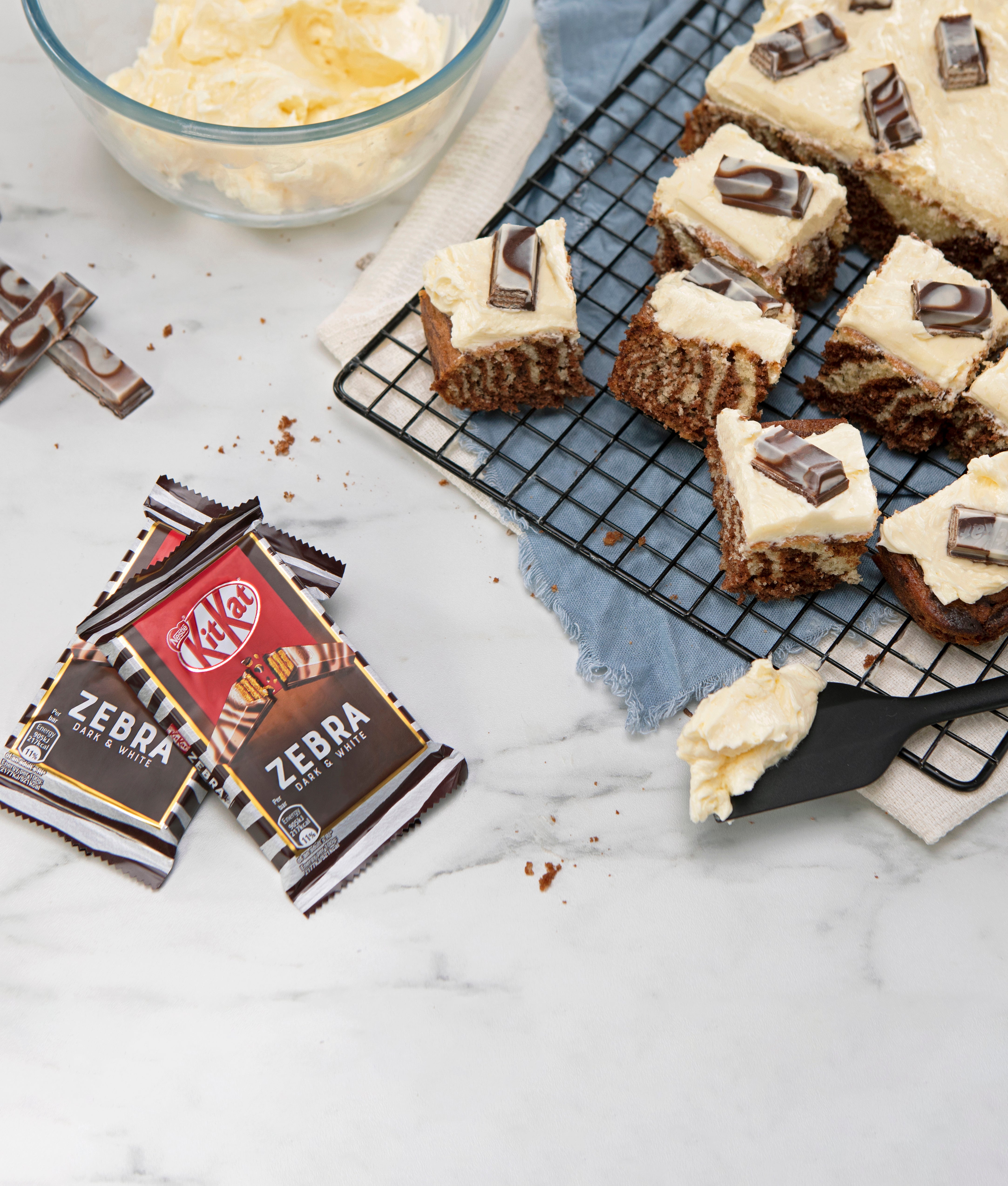 Zebra KitKat Traybake