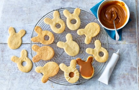 bunny shaped biscuits with caramel
