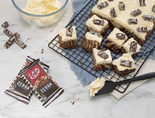 Zebra KitKat Traybake