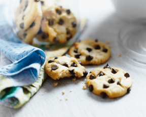 chocolate chip cookies
