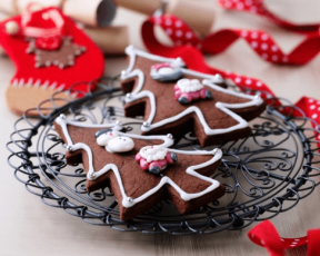 Chocolate Gingerbread Christmas Tree Biscuits