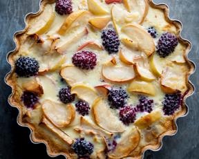 blackberry and apple tart