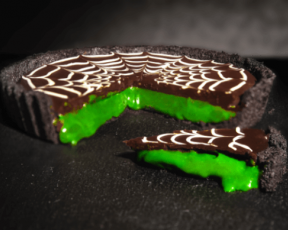 Halloween green slime caramel chocolate tart