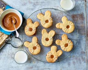 Easter Caramel Bunny Biscuits