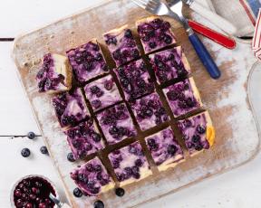 Lemon &amp; Blueberry Cheesecake Bites