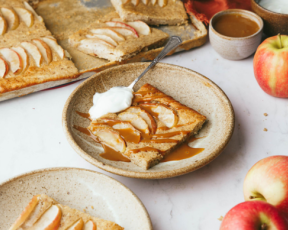 Apple sheet pancake