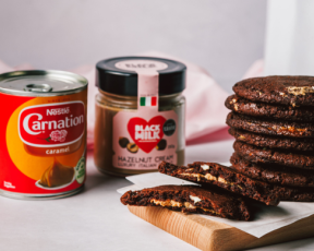 Black Milk Hazelnut Cream Stuffed Cookies